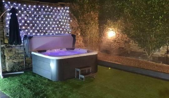 Honeybee Cottage, With A Log Fire & A Hot Tub. Bradford  Exteriér fotografie
